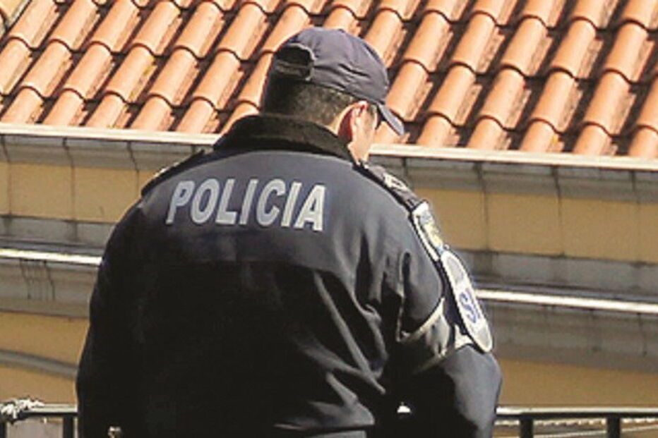 polícia, costas