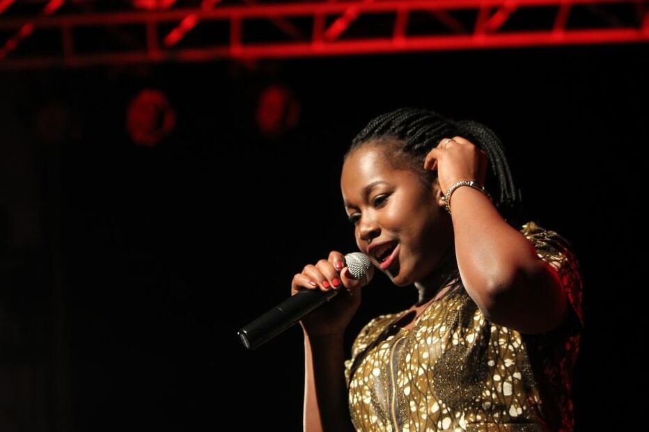 10-04-2015_19_49_32 11 - Elida Almeida.JPG