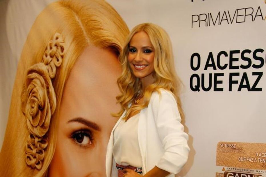 Mariana Monteiro, loira, look
