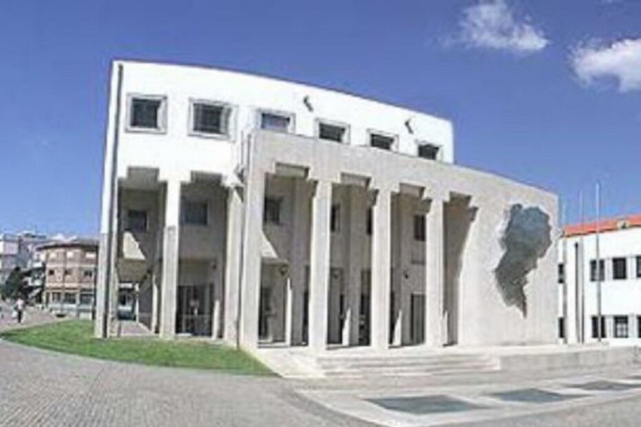 Câmara Municipal de Paredes, fachada