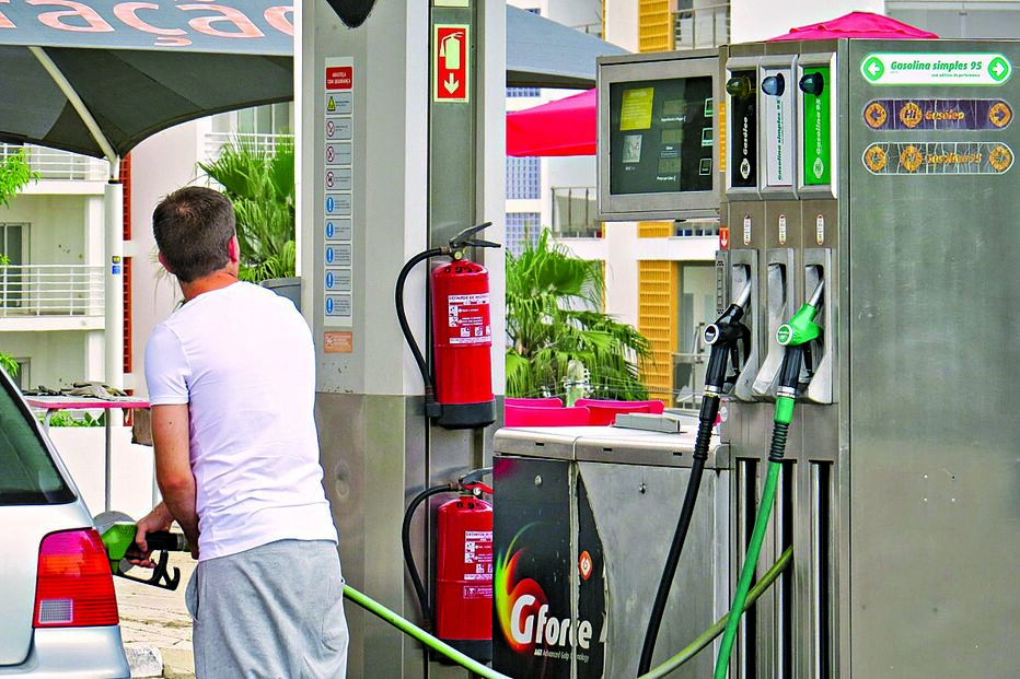 Petróleo anula baixa dos preços 