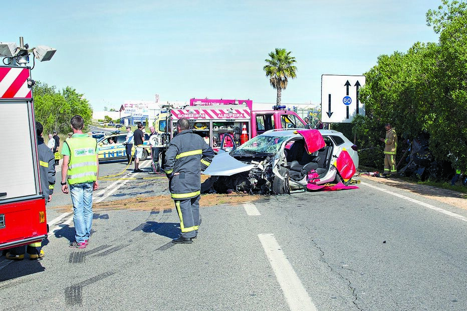 Condutor morre em choque brutal 