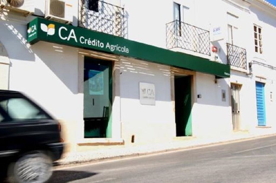 Crédito Agrícola, balcão, carro