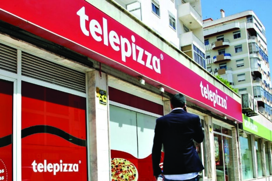 Espancado em assalto a restaurante 