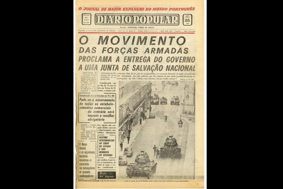 23-04-2015_18_54_47 11 - Capa do jornal Diário Popular do dia 25 de Abril de 1974.JPG