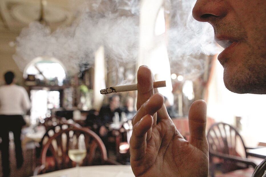 23-04-2015_22_35_39 19 fumo.jpg