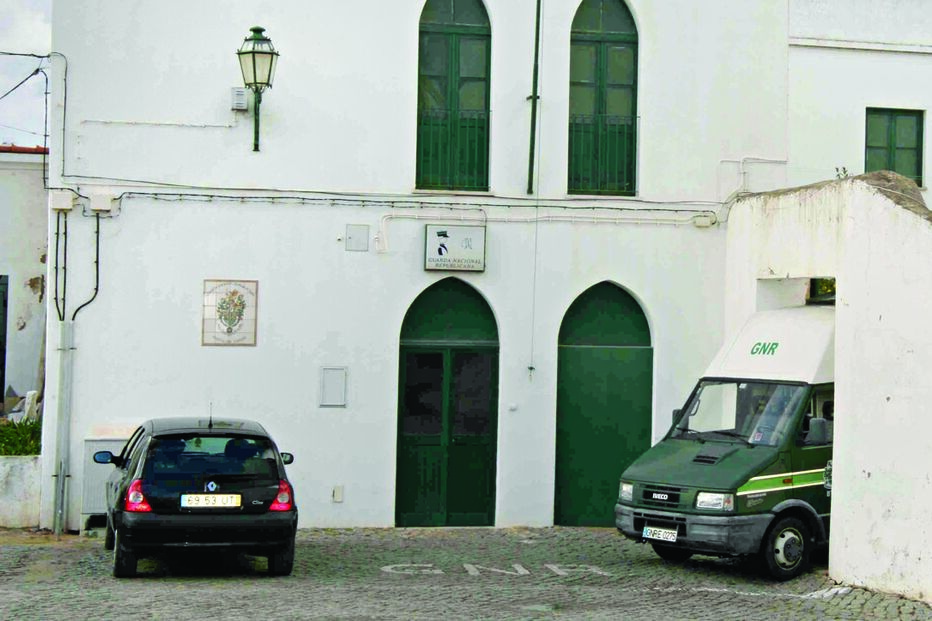 Turistas apanham ladrão em casa 