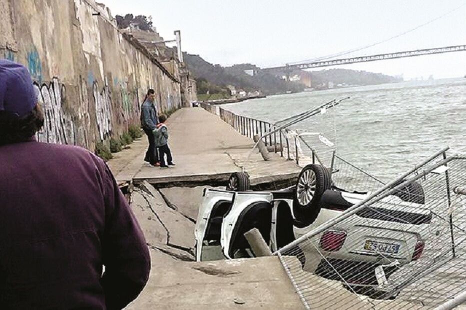 vedação, carro, cais do ginjal, almada