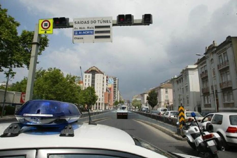 túnel, Avenida João XXI, Lisboa, polícia