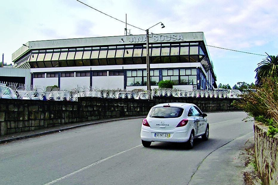 Carrinha dos CTT atropela carteiro 