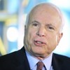 John McCain estável após operação