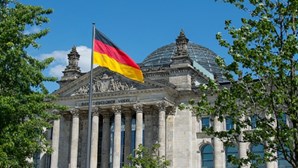 Direita conservadora alemã à frente de partidos do governo nas sondagens para as eleições europeias
