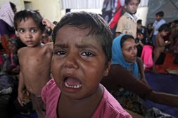 O desespero das crianças refugiadas da Indonésia