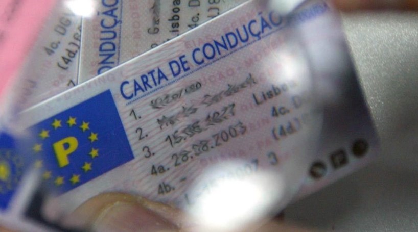 Site "vende" cartas de condução portuguesas - Sociedade 