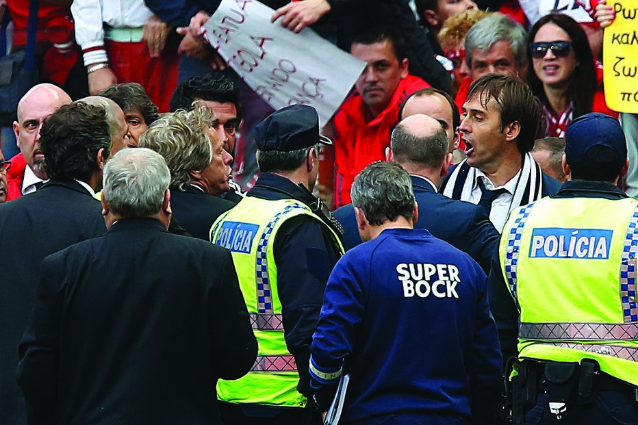 Dragões atacam português de Jesus 