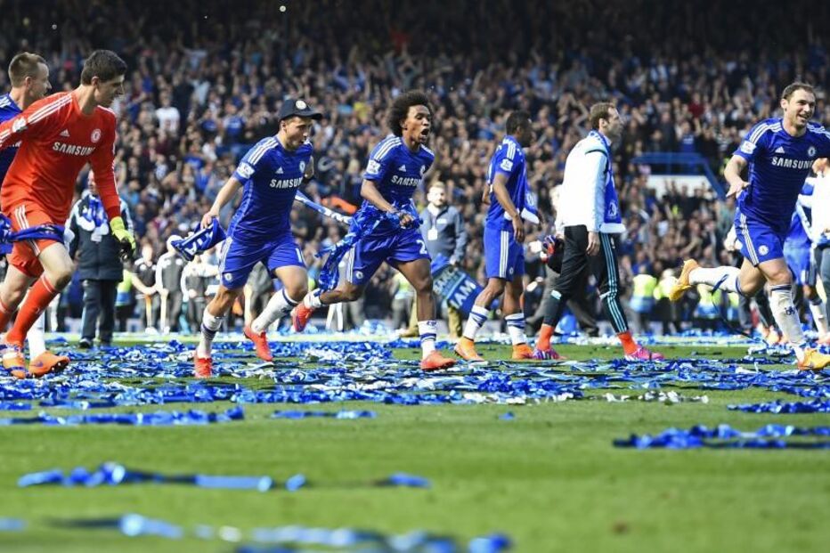 03-05-2015_17_05_24 3 - Chelsea's Thibaut Courtois, John Terry, Eden Hazard, Willian and Branislav Ivanovic celebrate  - reuters.JPG