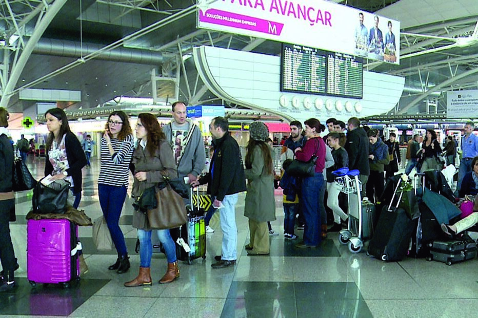 Greve de pilotos provoca o caos 