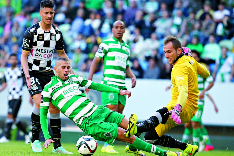 Slimani guardado para final da Taça 