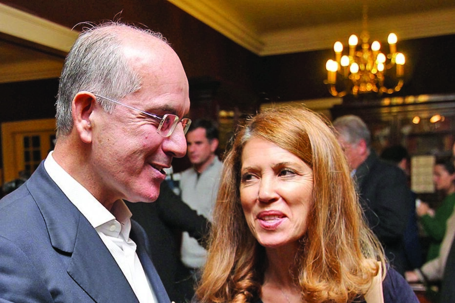 Rendeiro passa milhões à mulher 