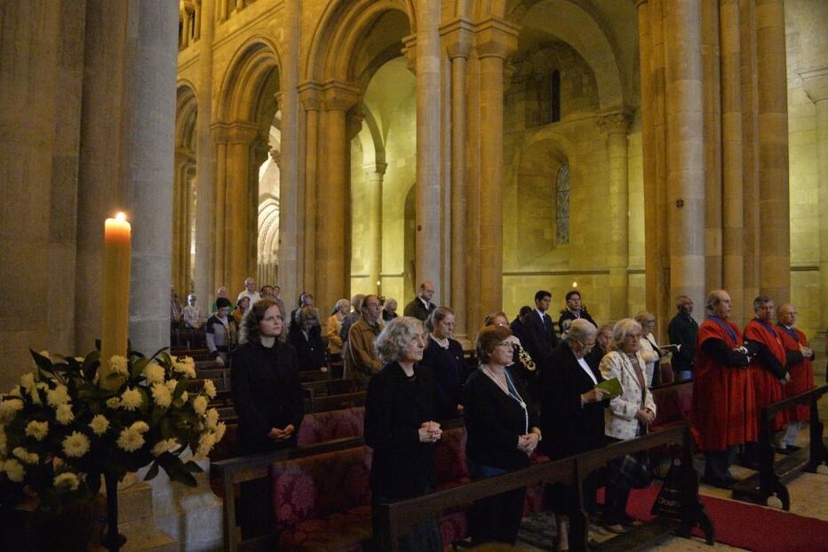 aplicação, missas, telemóvel, localização, sugestões, cânticos