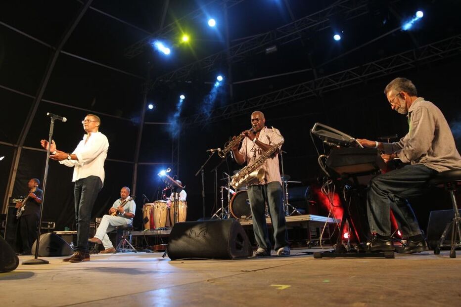 16-05-2015_16_33_59 3 - Tubarões tocam no Festival Gamboa na Cidade da Praia, Ilha de Santiago, Cabo Verde.JPG