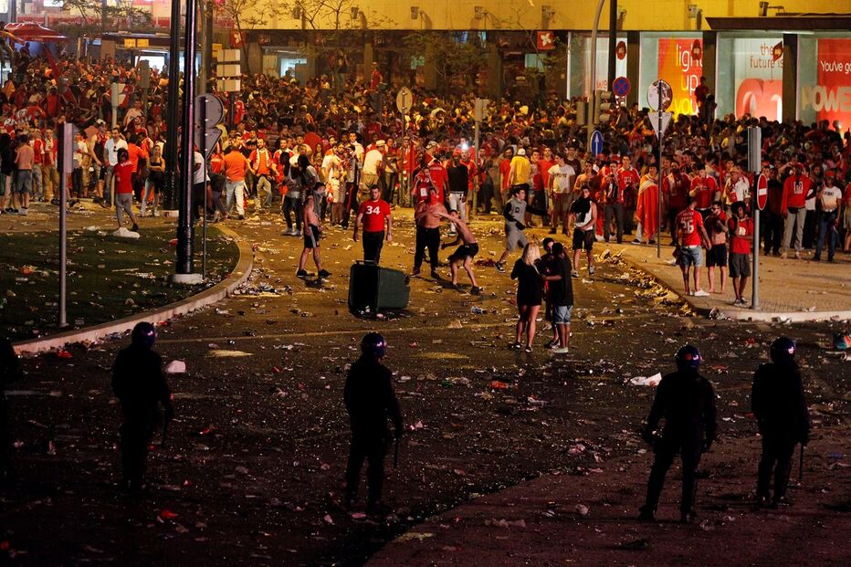 18-05-2015_23_28_32 6 violência.jpg