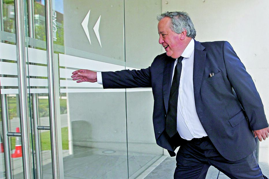 3000 € ficaram por justificar 