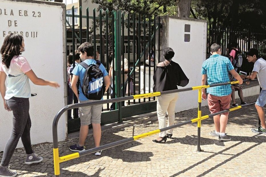 20-05-2015_02_05_02 18-19 sociedade.jpg