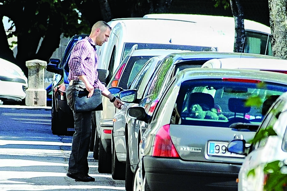Polícia acusado de agredir jovem 