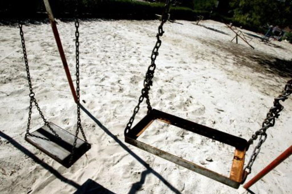 mãe, filho, morto, baloiço, criança, óbito, EUA, brincar