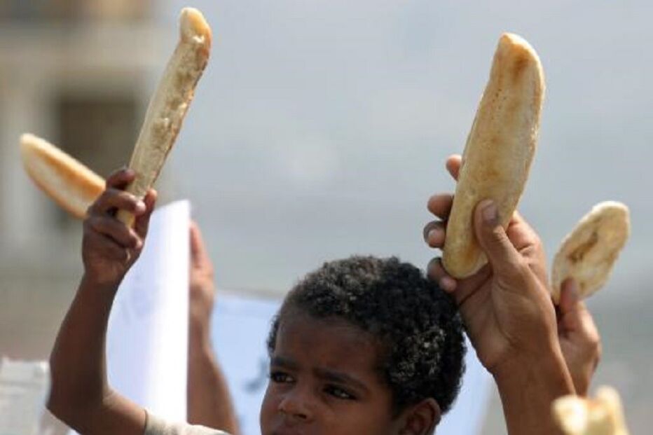 Iémen, criança, manifestação, pães, pão
