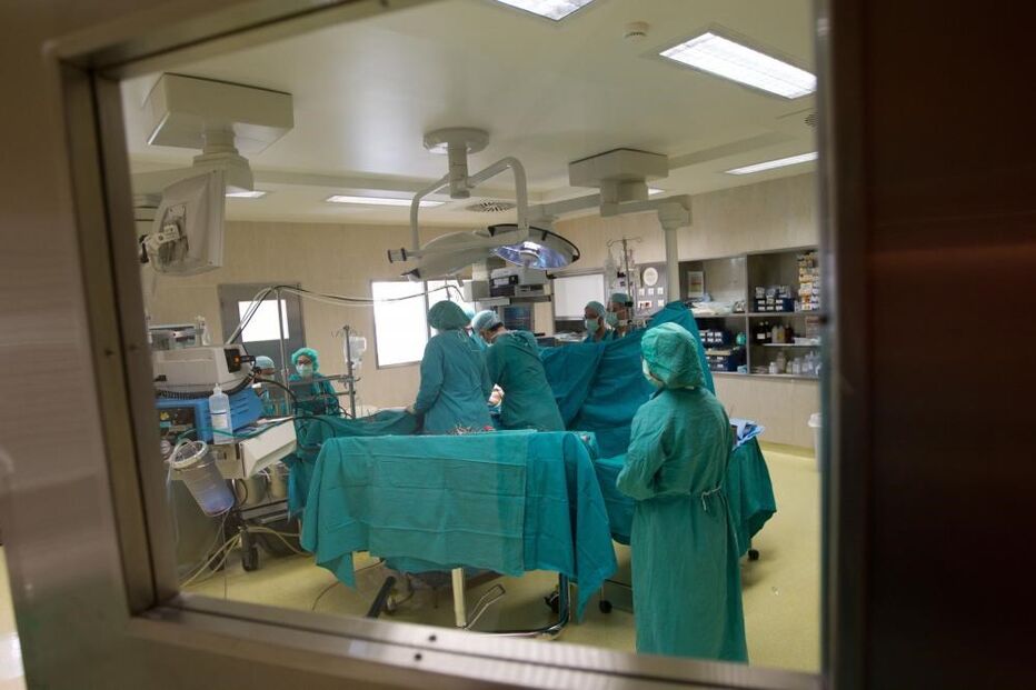 26-05-2015_15_38_00 cirurg.JPG