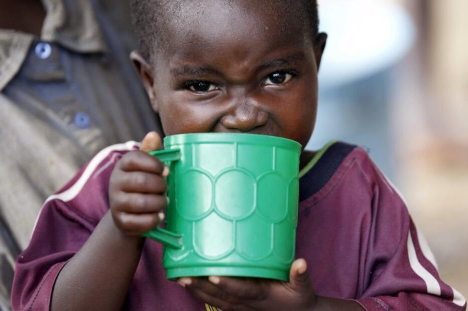 29-05-2015_14_42_44 1 - criança refugiada do Burundi - REUTERS-Thomas Mukoya.JPG