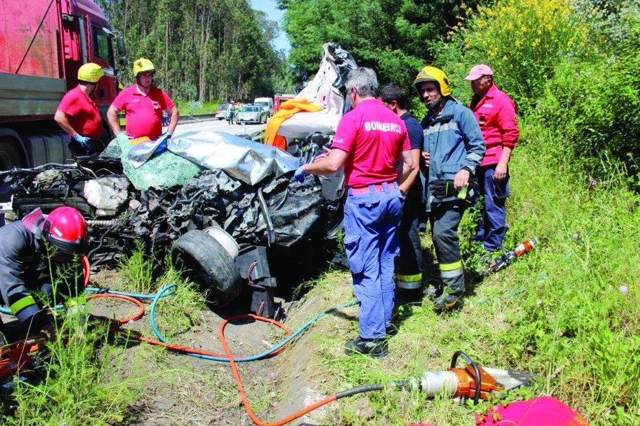 Grávida ferida e marido morto 