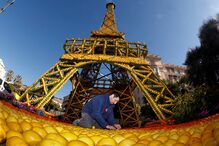 réplica, Torre Eiffel, Menton, França 