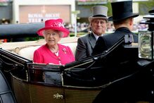 realeza, monarquia, Royal Ascot, 2015, Isabel II, príncipe Carlos, Harry, Camila, corrida, cavalos, Inglaterra, tradicional, tradição