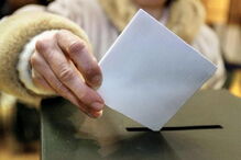 votação, urnas, mão, feminina