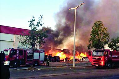 PJ investiga fogo junto a armazéns 