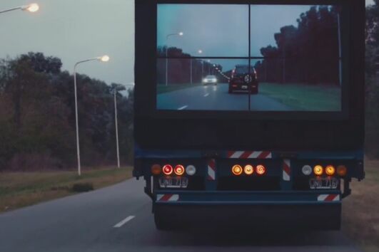 Samsung torna transparentes os camiões