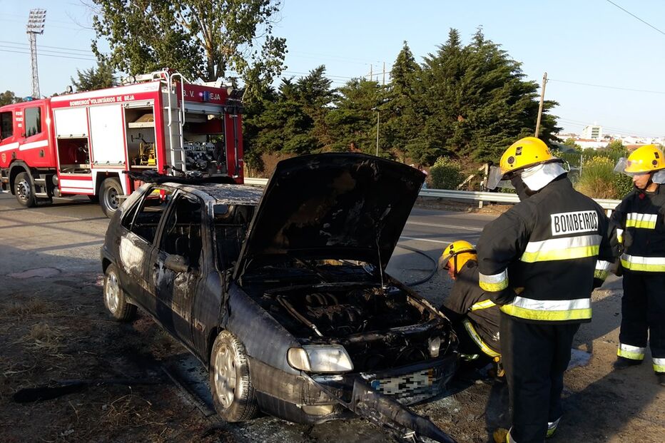 carro, incêndio, Beja