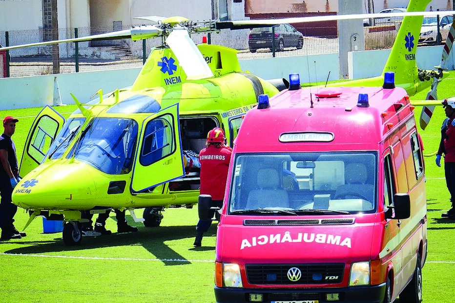 Descarga elétrica queima operários 