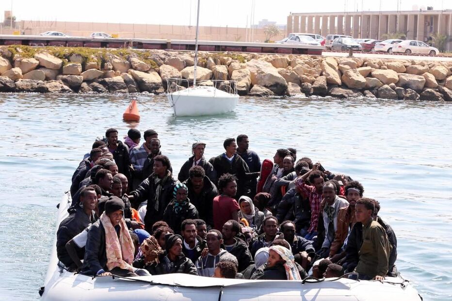 imigrantes, barco, Líbia, mediterrâneo