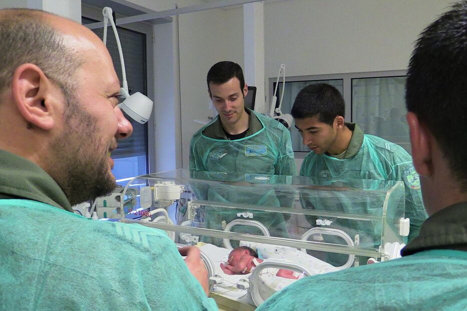 gémeas, força aérea, avião, aeronave, flores, terceira, açores, tripulação, parto