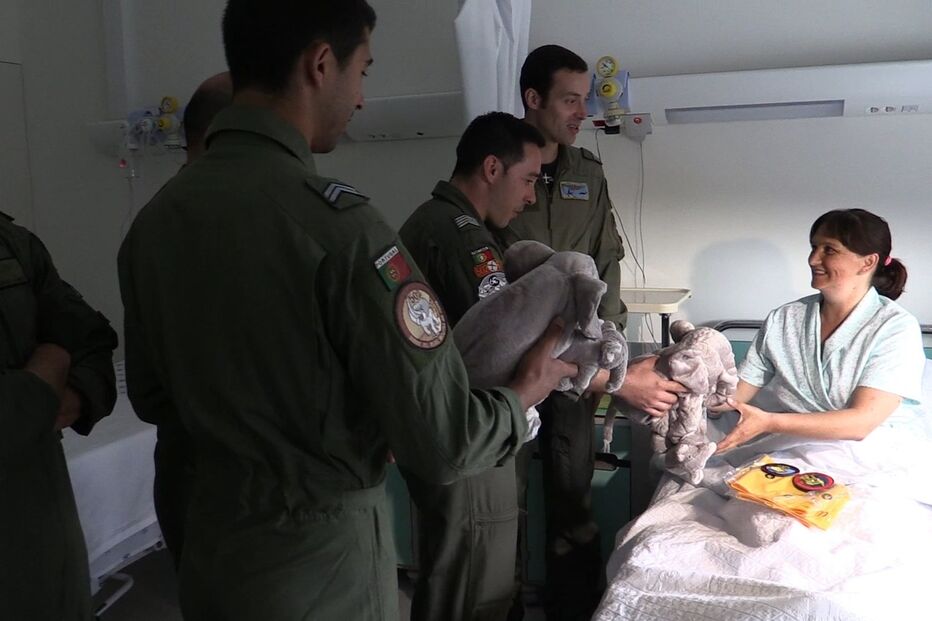 gémeas, força aérea, avião, aeronave, flores, terceira, açores, tripulação, parto