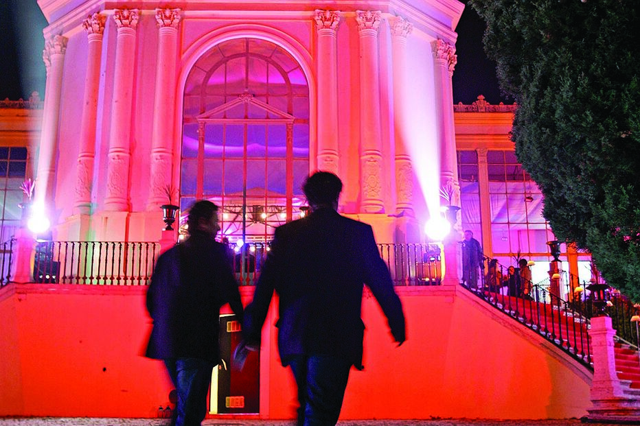 Festa universitária acaba em pancadaria 