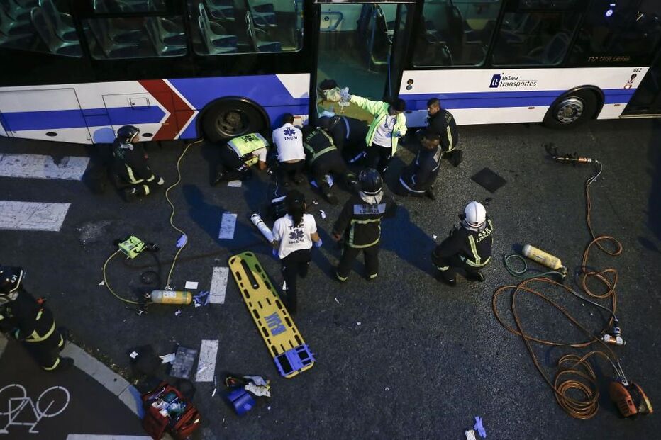 idosa, atropelada, Lisboa, autocarro, Lisboa Transportes, terminal rodoviário, Colégio Militar