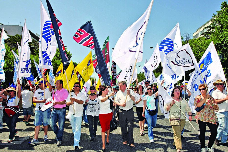 Relegados para fora dos quadros 