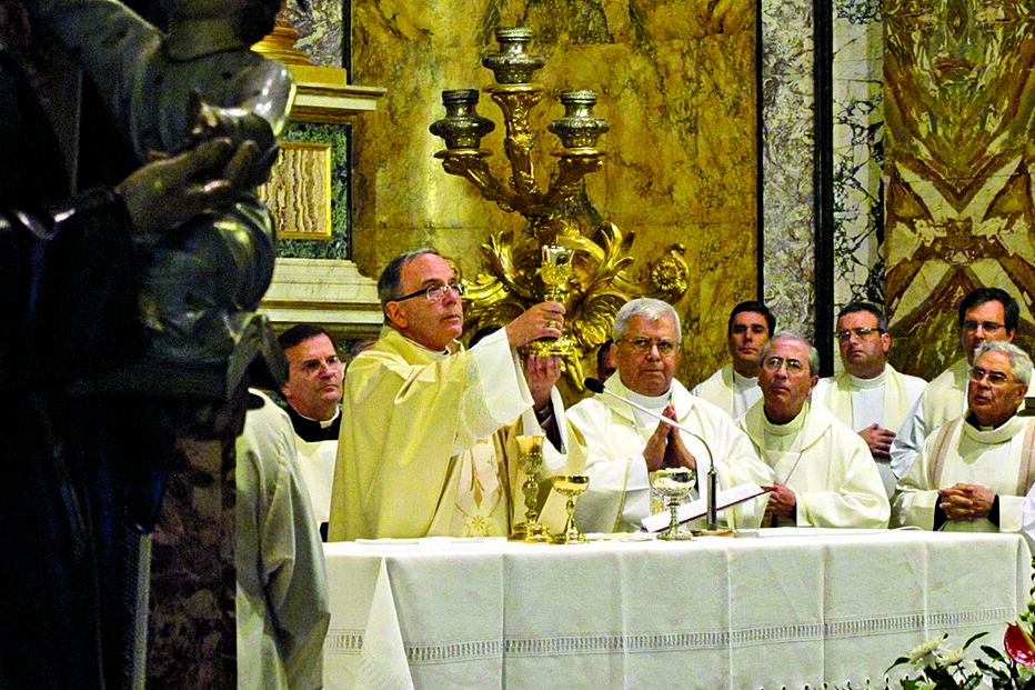 D. Clemente recebeu título 