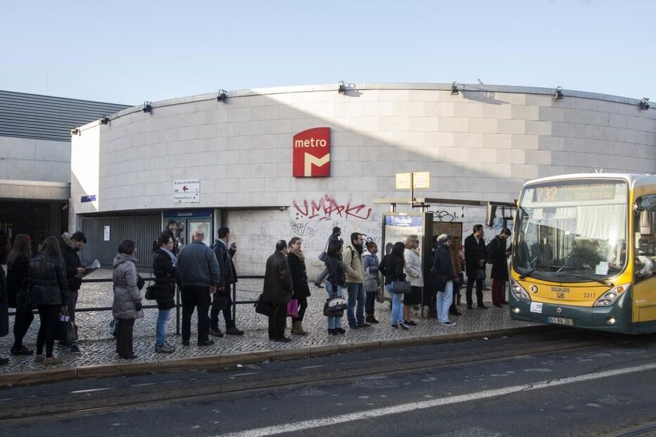 autocarro, Carris, estação, Metro de Lisboa,