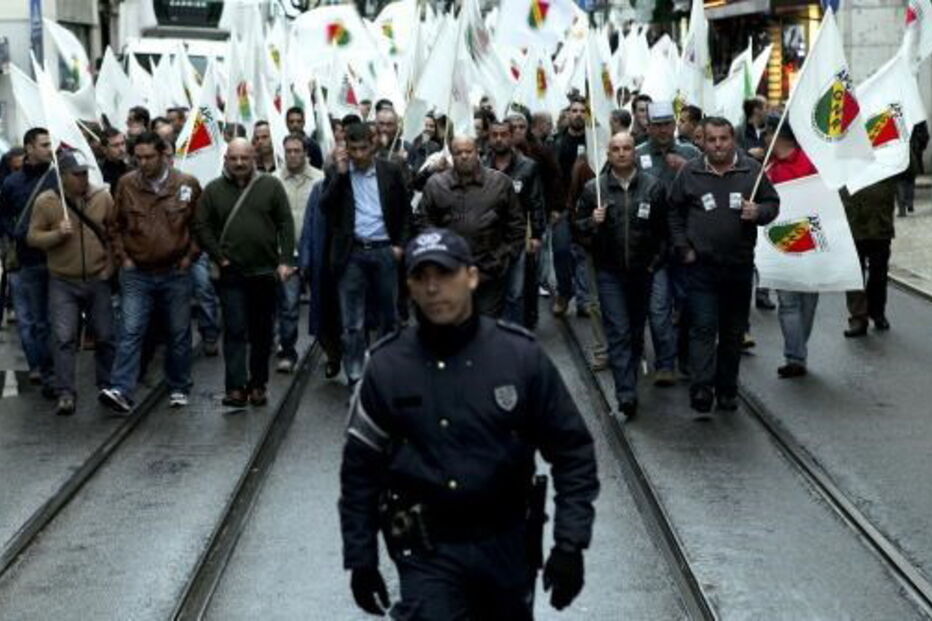 Sargentos, GNR, cortes, reformas, Associação Nacional dos Sargentos da Guarda, ANSG, GNR, Lisboa, Largo do Carmo, Associação dos Profissionais da Guarda, Caixa Geral de Aposentações, CGA, José Lopes